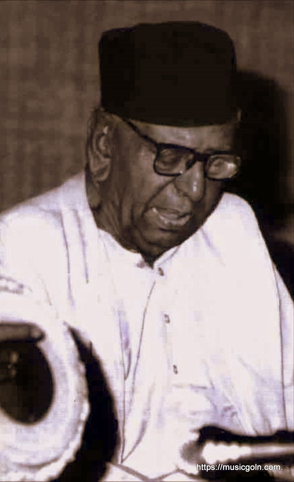 গওহর বা গৌহর বাণীর দারভাঙ্গা ঘরানার শিল্পী রাম চতুর মল্লিক