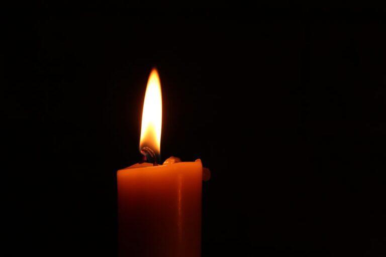 আঁধার ভুবন আলো পেলো - হৃদয় সৈকত
