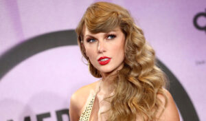 সুইফটের ৬ বছরের প্রেম ভেঙ্গে গেল | সারা সপ্তাহের খবর