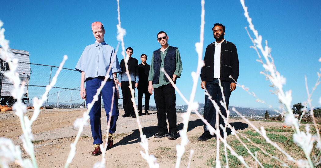 03cul sml 01 wgcf facebookJumbo SML-এর একক বৈশিষ্ট্যে এক্সপেরিমেন্টাল জাজ অ্যালবাম তৈরি