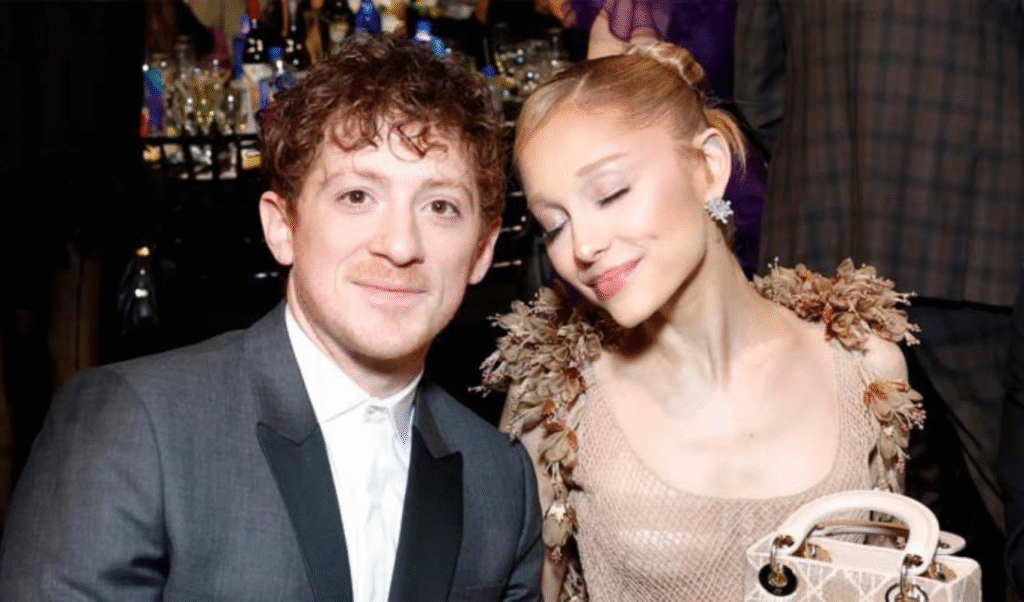 Ariana Grande and Ethan Slater Opt Low Key আরিয়ানা গ্র্যান্ডে ও ইথান স্লেটারের গোপন সম্পর্ক: একান্ত মুহূর্তের সন্ধানে