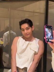 BTS Vs Resurfaced Photo Faces Intense Backlas BTS-এর V-এর পুনরায় সামনে আসা ছবি তীব্র সমালোচনার শিকার