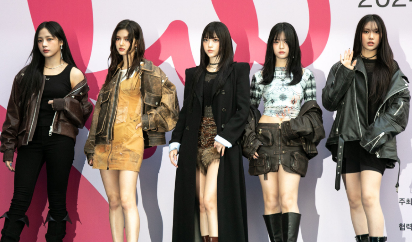 NewJeans ফিরে এল ADOR-এ: আইনি বিরোধের পর ক-পপ গ্রুপের পুনর্মিলন 1 NewJeans ফিরে এল ADOR এ আইনি বিরোধের পর ক পপ গ্রুপের পুনর্মিলন NewJeans ফিরে এল ADOR-এ: আইনি বিরোধের পর ক-পপ গ্রুপের পুনর্মিলন