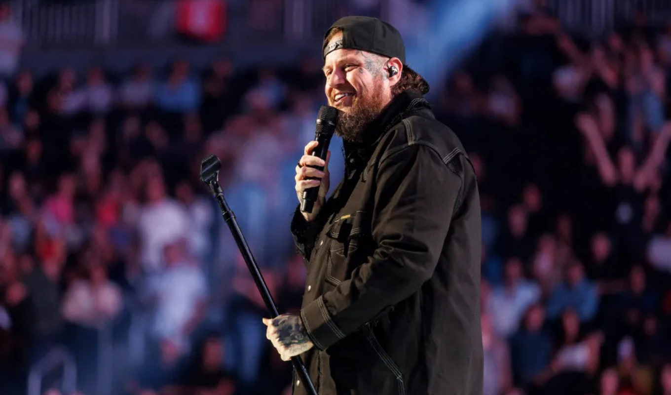 Untitled design 38 1 সিডনির লুইস ভুইটন স্টোরে অপরাধী হিসেবে আচরণ করার অভিযোগ জানালেন জেলি রোল