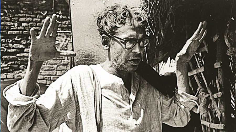 Untitled design 55 “কেন আমি চলে যাব?” রিতবিক ঘটকের সিনেমায় দেশবিভাগ: ঋত্বিক ঘটক