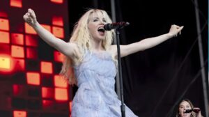 Untitled design 62 কারলি রে জেপসেন প্রথম সন্তানের খবর ঘোষণা করলেন