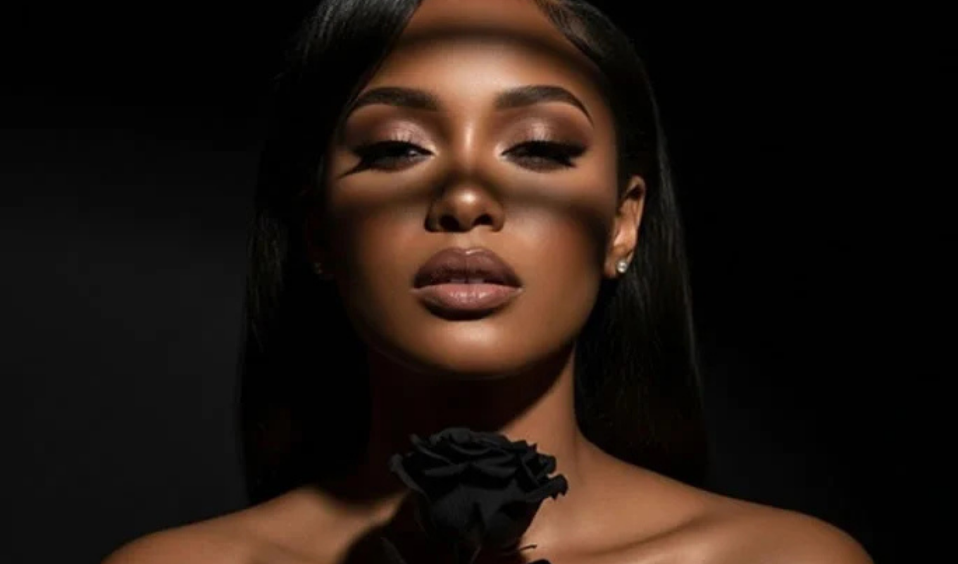 কৃত্রিম বুদ্ধিমত্তার শিল্পী জেনিয়া মোনে বিলবোর্ড চার্টে স্থান পেয়ে সঙ্গীতের বিতর্কে উত্তেজনা সৃষ্টি করেছে 1 কৃত্রিম বুদ্ধিমত্তার শিল্পী জেনিয়া মোনে বিলবোর্ড চার্টে স্থান কৃত্রিম বুদ্ধিমত্তার শিল্পী জেনিয়া মোনে বিলবোর্ড চার্টে স্থান পেয়ে সঙ্গীতের বিতর্কে উত্তেজনা সৃষ্টি করেছে