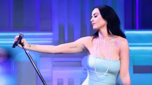 কেটি পেরি প্রকাশ করলেন, ‘ব্যান্ডএইডস’