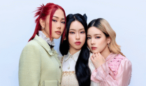 গার্ল গ্রুপের বিতর্কিত নতুন মিউজিক ভিডিও তোলা হলো তীব্র সমালোচনার পর গার্ল গ্রুপের বিতর্কিত নতুন মিউজিক ভিডিও তোলা হলো তীব্র সমালোচনার পর