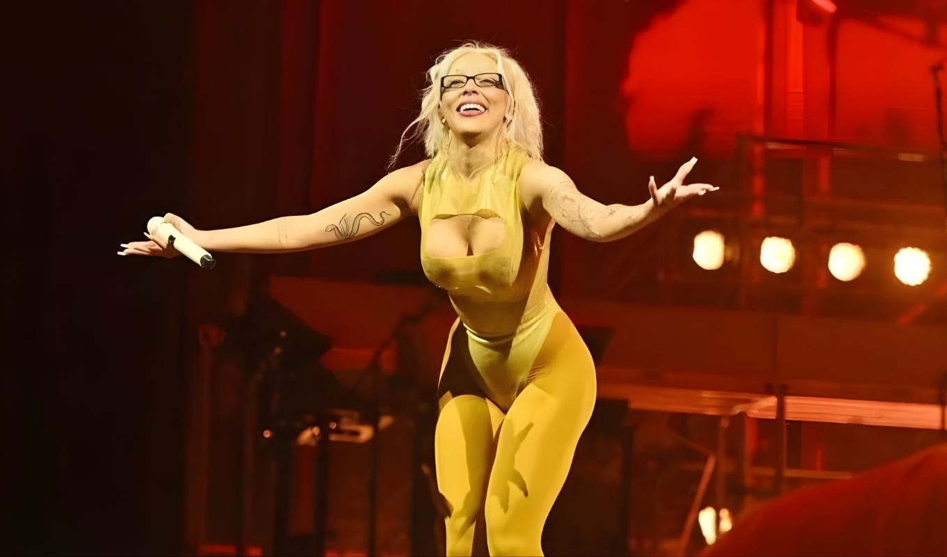 ডোজা ক্যাট তার ট্যুর সম্পর্কিত ভক্তদের অভিযোগ উড়িয়ে দিলেন ডোজা ক্যাট তার ট্যুর সম্পর্কিত ভক্তদের অভিযোগ উড়িয়ে দিলেন