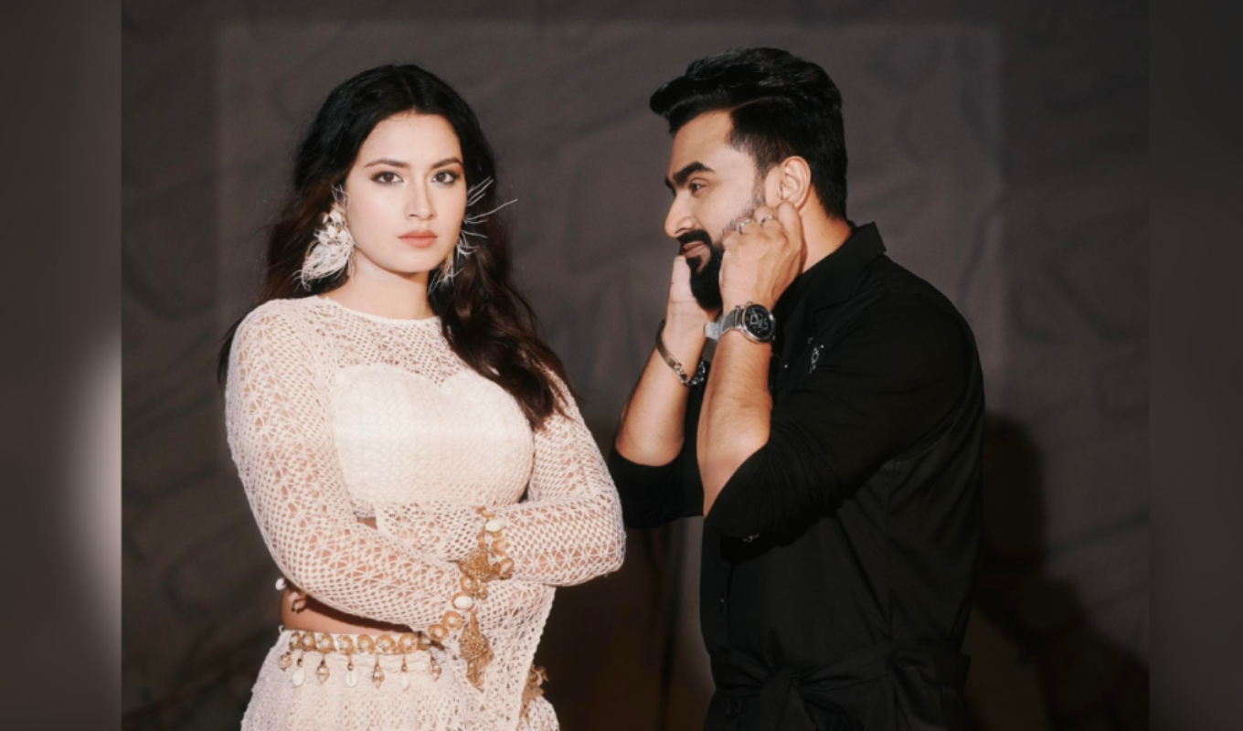 তাসনিয়া ফারিন ও ইমরান মাহমুদুলের নতুন দ্বৈত গান মন গোলবে না তাসনিয়া ফারিন ও ইমরান মাহমুদুলের নতুন দ্বৈত গান "মন গোলবে না"