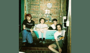 পিটসবার্গের স্থানীয় মিউজিক স্পটলাইট কিং ব্লু হেরন পিটসবার্গের স্থানীয় মিউজিক স্পটলাইট: কিং ব্লু হেরন