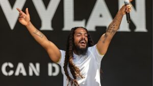 বব ভাইলান-এর কনসার্ট নিয়ে পুলিশি জিজ্ঞাসাবাদ