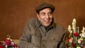 মৃত্যুর গুজবের পরদিনই বাড়ি ফিরলেন ধর্মেন্দ্র