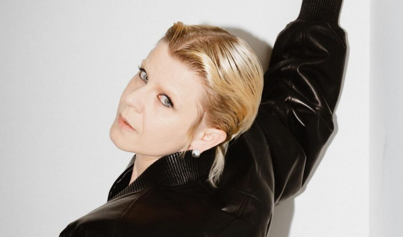 রোবিনের সঙ্গীত জগতে উত্তেজনাপূর্ণ প্রত্যাবর্তন নতুন সিঙ্গেল ডোপামিন প্রকাশের ঘোষণা রোবিনের সঙ্গীত জগতে উত্তেজনাপূর্ণ প্রত্যাবর্তন: নতুন সিঙ্গেল "ডোপামিন" প্রকাশের ঘোষণা