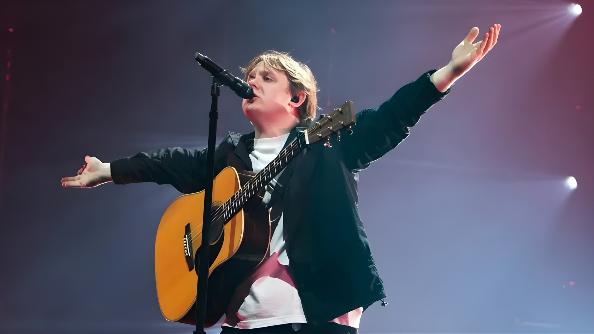 লুইস ক্যাপাল্ডি ঘোষণা করলেন ২০২৬ সালের ট্যুর! সাথে নতুন গান