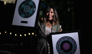 সঙ্গীতশিল্পী এমিলি ওয়ারামারা তার শিকড়কে সঙ্গীতে গেঁথে ফেলেন "গর্বিত আমি আমার আবোরিজিনাল এবং ফিলিপিনো ঐতিহ্যের উপর": সঙ্গীতশিল্পী এমিলি ওয়ারামারা তার শিকড়কে সঙ্গীতে গেঁথে ফেলেন