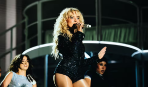 Sabrina Carpenter-র ক্ষোভ ICE প্রচারণায় তার গান ব্যবহারের অভিযোগ