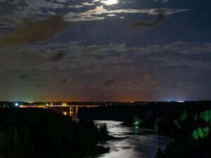 আজও কিভাবে বিটোফেনের ‘মুনলাইট সোনাটা’ হৃদয় মুচড়ে দেয়