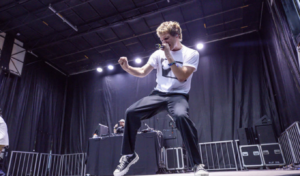 জোয়ি ভ্যালেন্সের সঙ্গীত ব্যবহার নিয়ে DHS-কে কড়া সমালোচনা