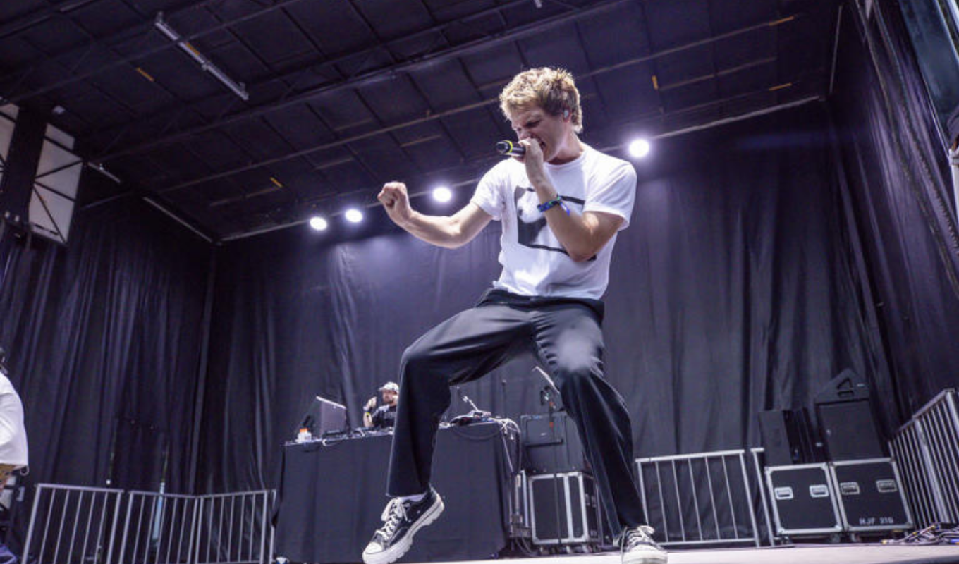 জোয়ি ভ্যালেন্সের সঙ্গীত ব্যবহার নিয়ে DHS-কে কড়া সমালোচনা