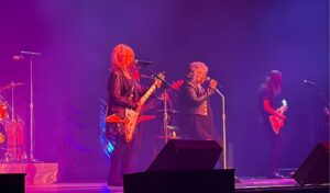 হার্টের কনসার্টে ‘বুকস্টোরিক’ ক্লাসিক রক এক্সপেরিয়েন্স