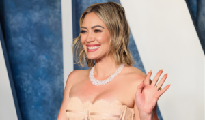 হিলারি ডাফের সংগীত প্রভাব নিয়ে চিন্তাশীল মনন