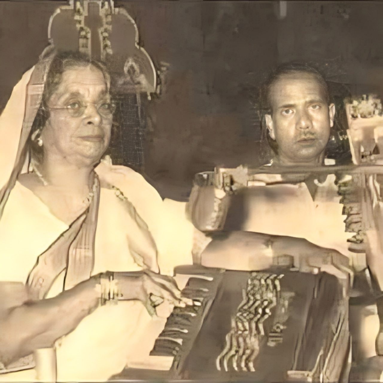 আঙুরবালা দেবী । ভারতীয় বাঙালি কণ্ঠশিল্পী ও মঞ্চাভিনেত্রী 4 আঙুরবালা দেবী