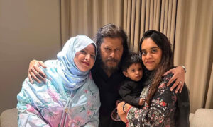 জেমসের ঈদে পারিবারিক মিলনের আবেগঘন ছবি প্রকাশ জেমসের ঈদে পারিবারিক মিলনের আবেগঘন ছবি প্রকাশ